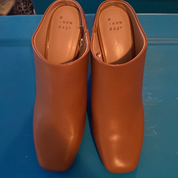 SNAKE SKIN STACKED BLOCK-HEEL MULE - Picture 3 of 4